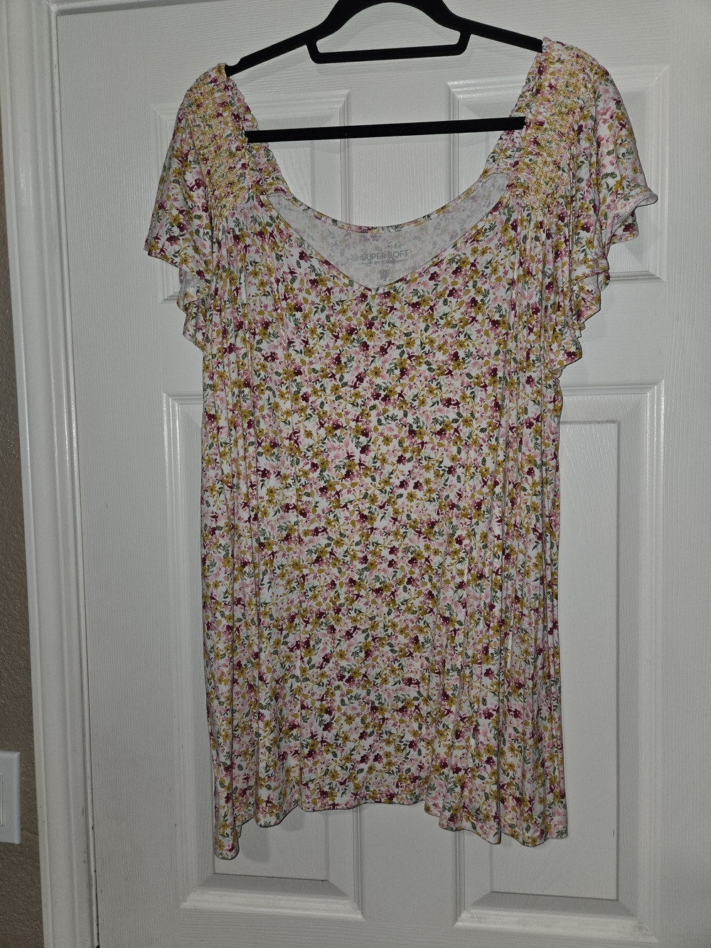 torrid Floral Scoop Neck Flutter Sleeve Tunic - White/Pink/Green